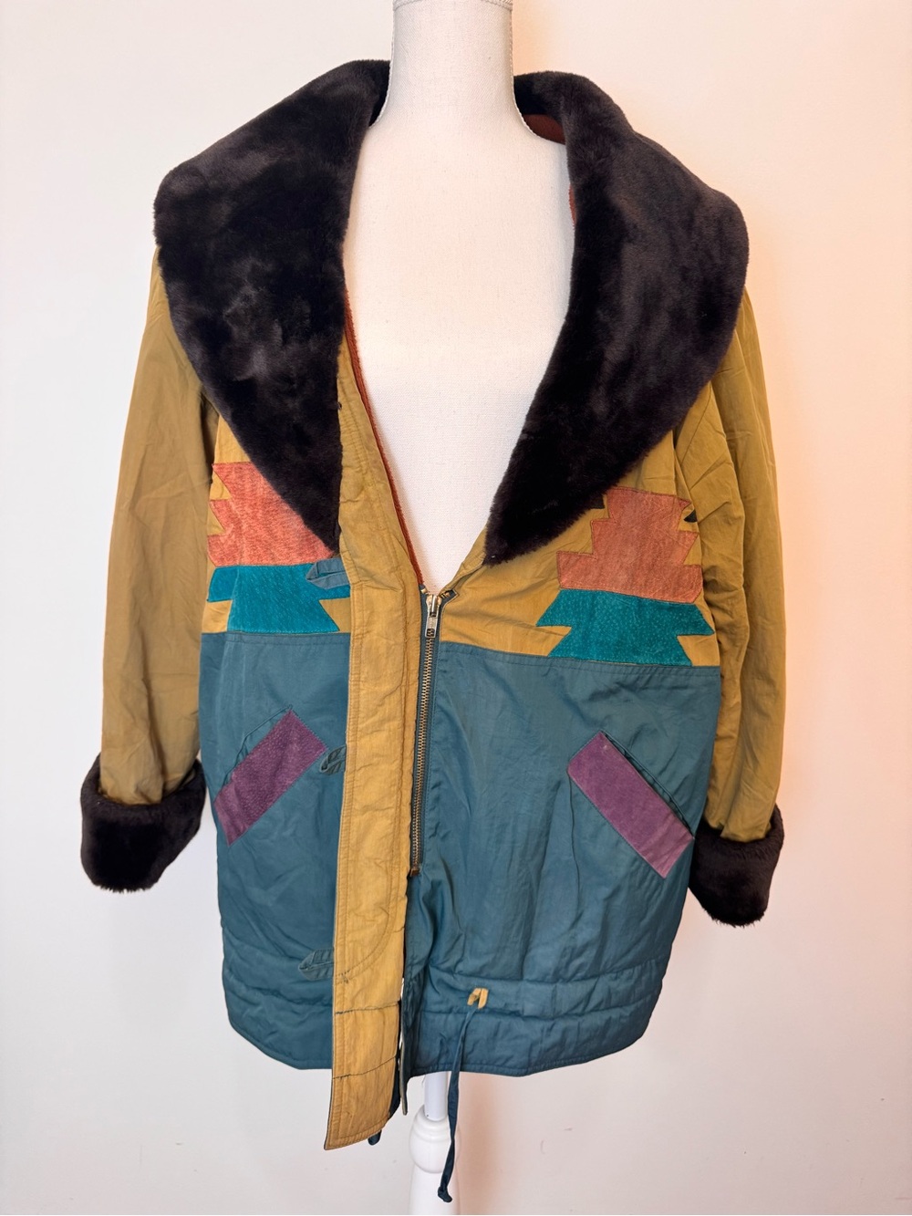 Vintage Mulberry Street Faux Fur Geometric Applique Coat S Colorblock - Picture 4 of 8